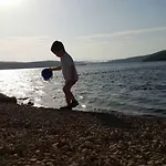 Amz Ap 1 *