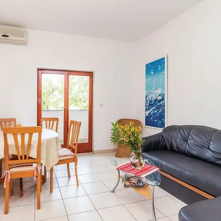 Amz Ap 1 Apartman Jadranovo